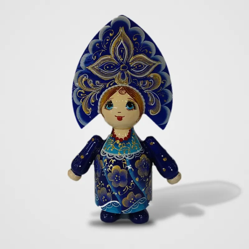 Кукла деревянная
