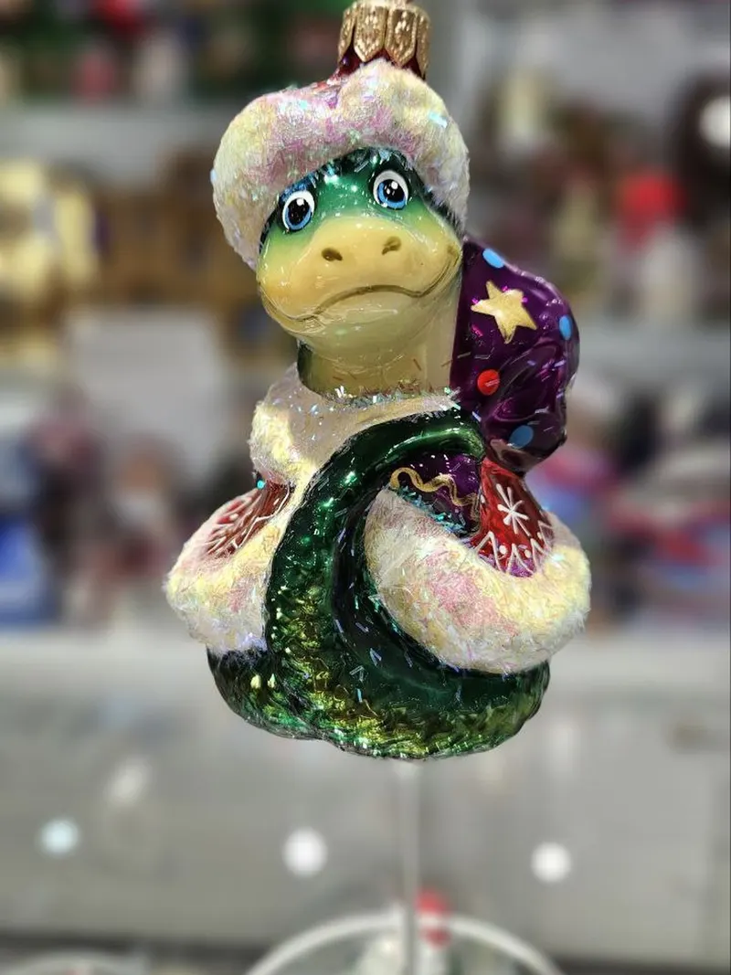 Ёлочная игрушка «Змея Дед Мороз»